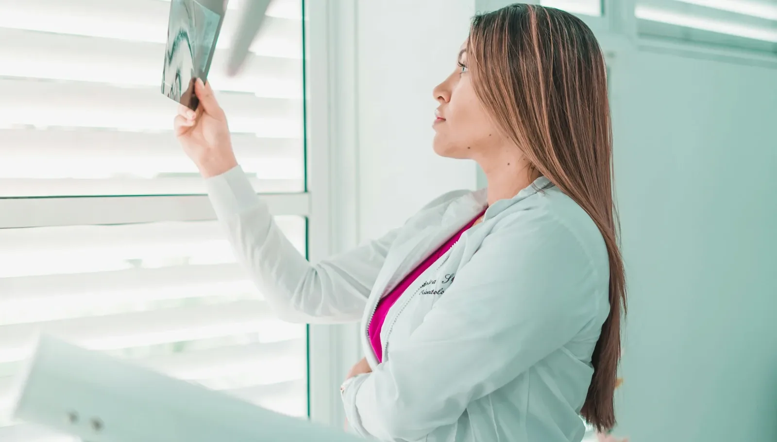 Brisbane mobile X-ray radiographer providing on-site service to an aged care patient